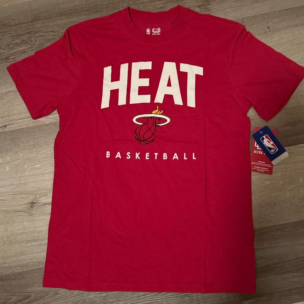 Ultra Game Men's NBA Super Soft Teamster Short Sleeve Miami Heat Medium NWT